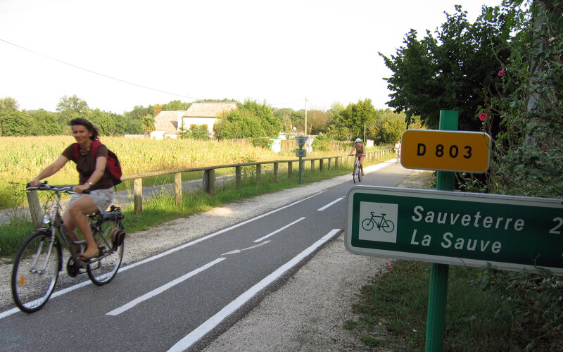 Piste cyclable R. Lapebie