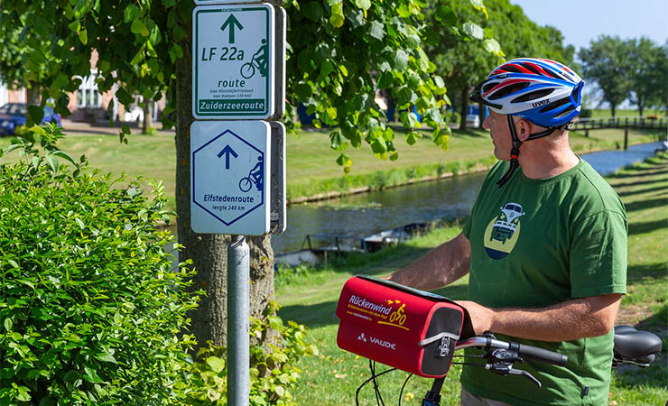 Cycliste sur circuit du tour de l'Ijsselmeer